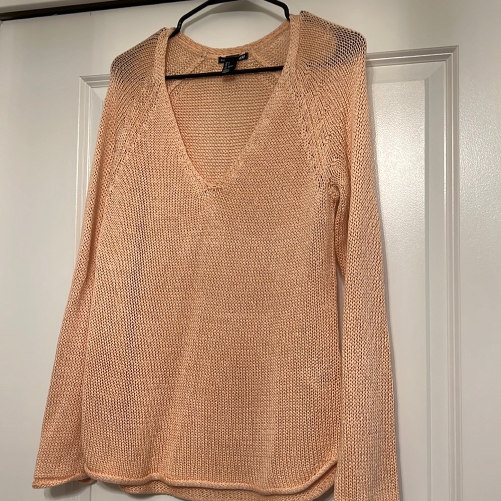 H&M v neck sweater